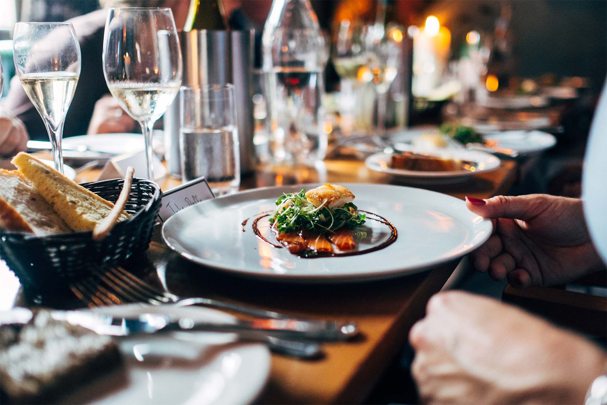 luxury-dining-setup