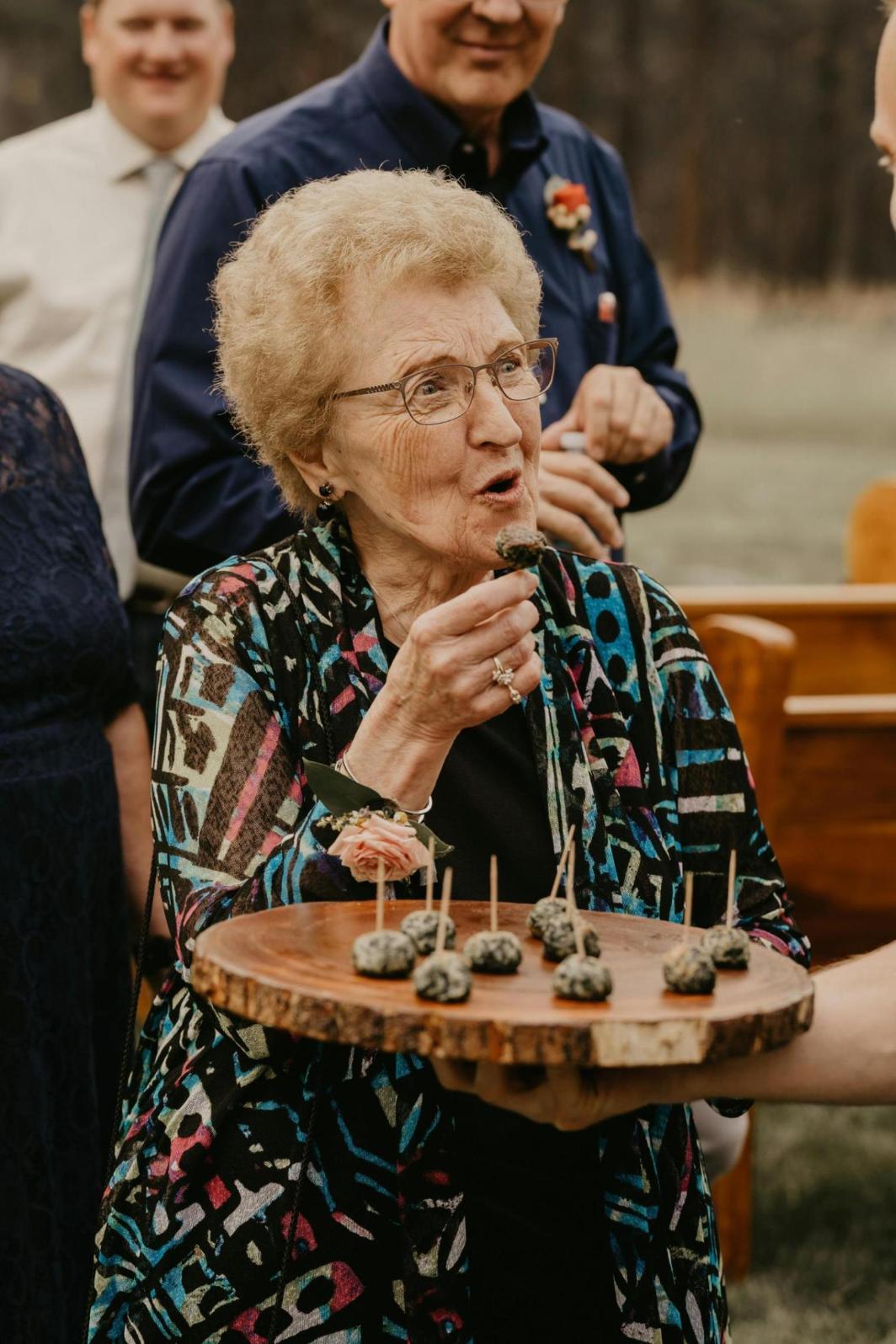 elderly-woman-socialising