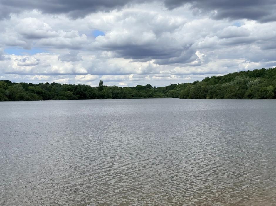 Ruislip Lido sea